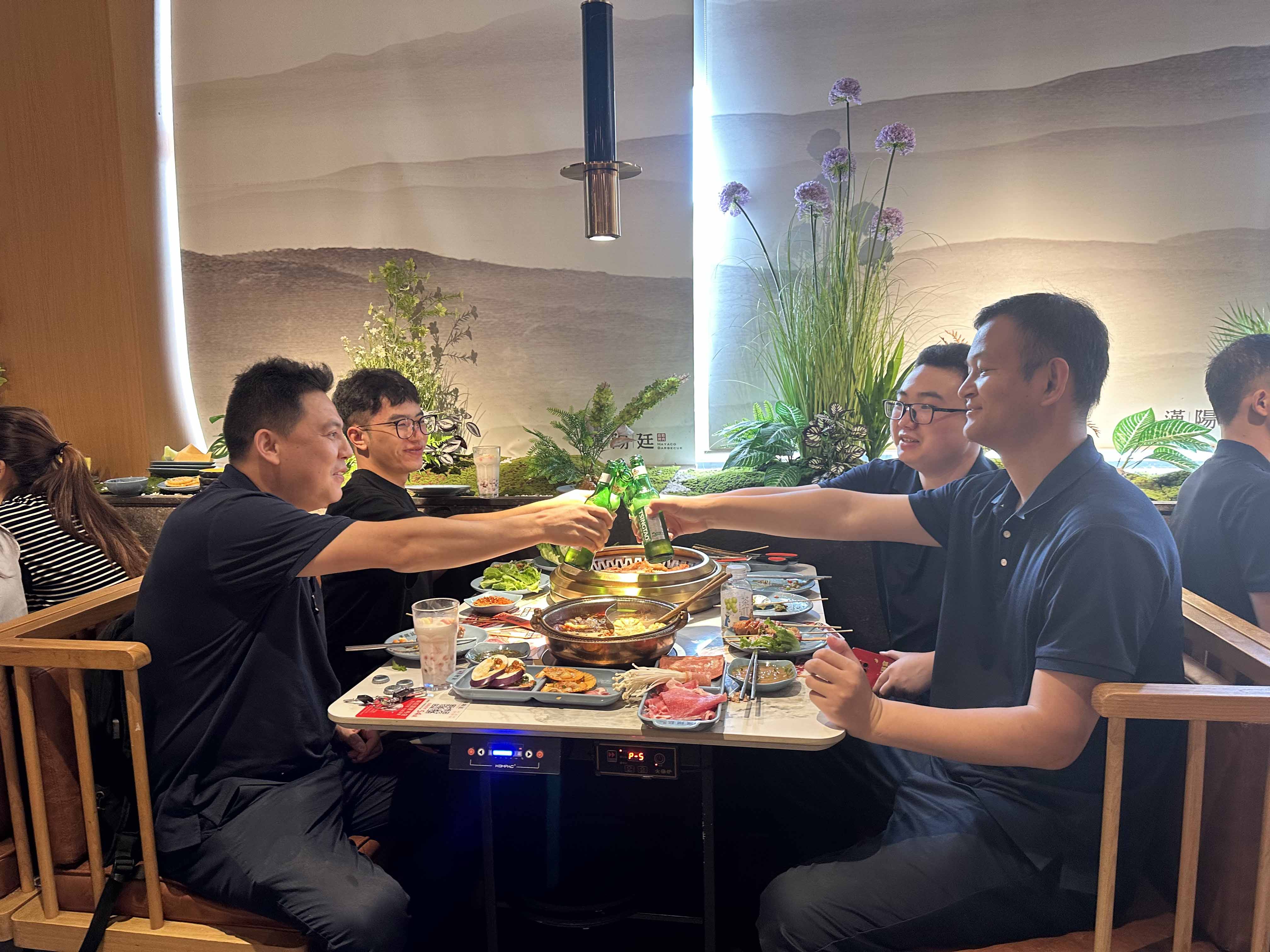 久信達(dá)科技公司員工齊聚光明區(qū)蠄蜍石，開(kāi)啟活力爬山之旅暨團(tuán)建活動(dòng)(圖5)